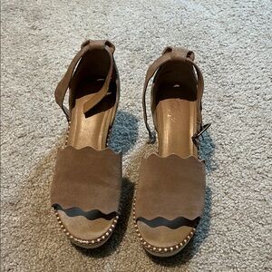 Crown Vintage Tan Sandals